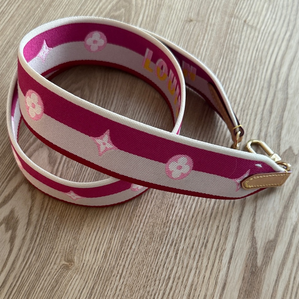 SOLD ❣️Louis Vuitton LV Jacquard Speedy Bandouliere 20 Shoulder Strap in Fuchsia